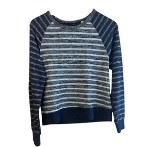 Tahari Navy and Gray Knit Top, Raglan long sleeve small Casual Costal Preppy
